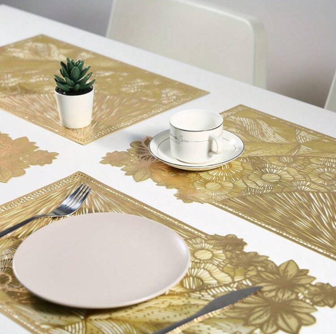 Four piece place mats