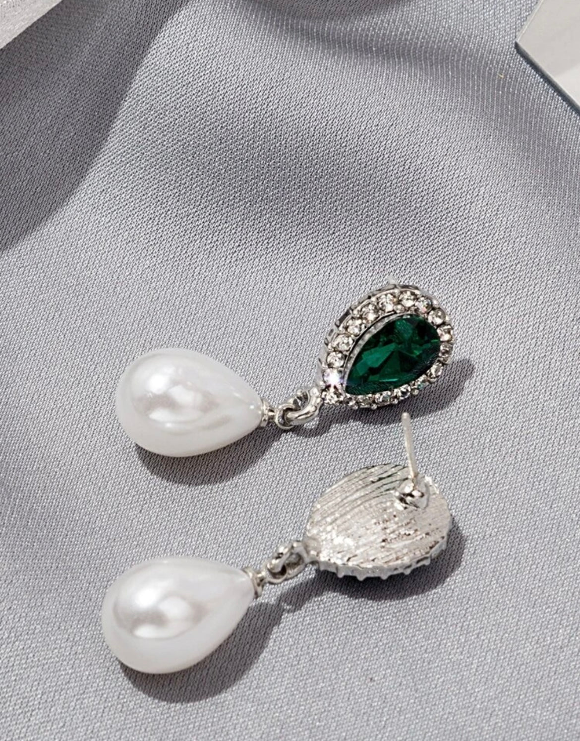 Pearl drop earrings