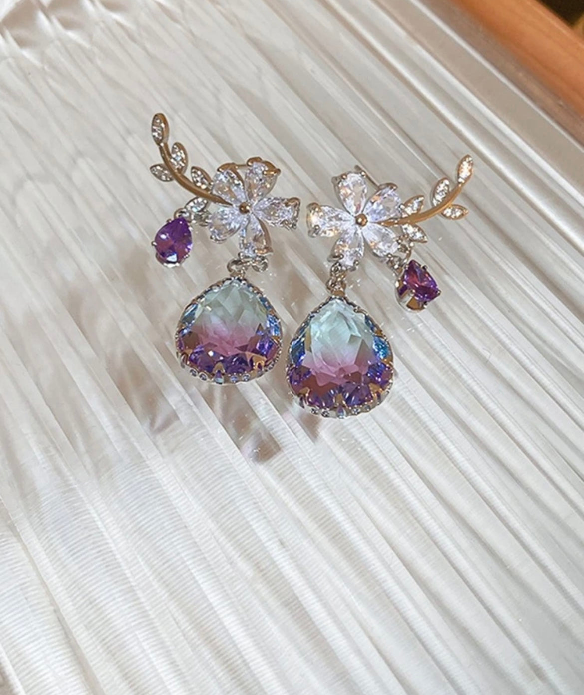 Teardrop earrings